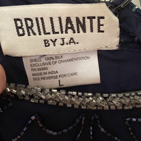 Short sleeve embroidered beaded dress - Picture 4 of 6